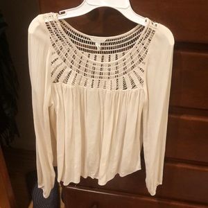 Aeropostale flowy ivory shirt